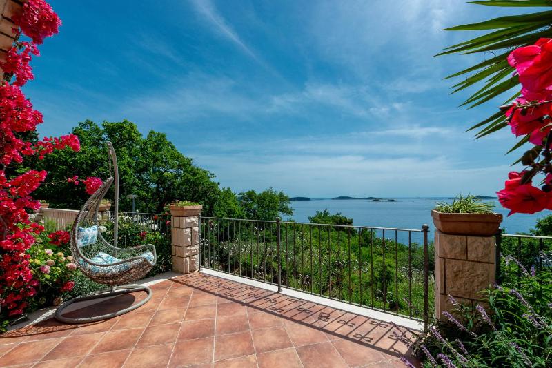 Luxury villa with a swimming pool Soline Dubrovnik - 3548 - image 41