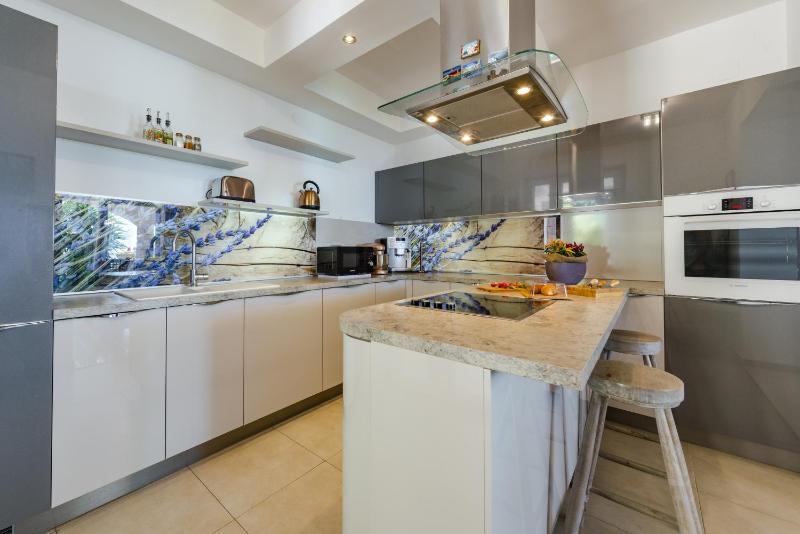 Luxury villa with a swimming pool Soline Dubrovnik - 3548 - image 48