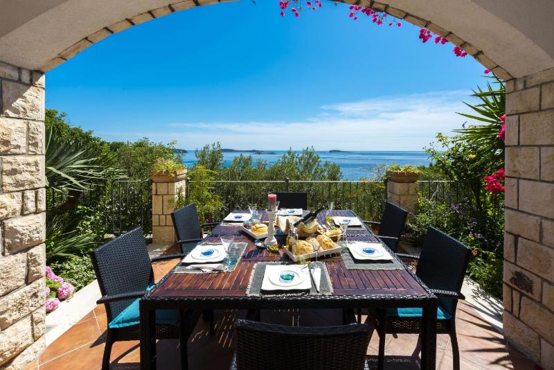 Luxury villa with a swimming pool Soline Dubrovnik - 3548 - image 24