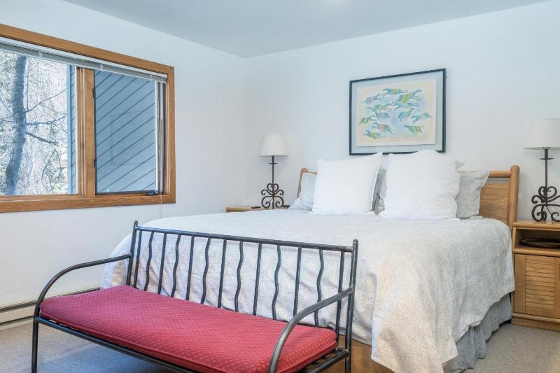 Riverside Retreat Condo - image 9