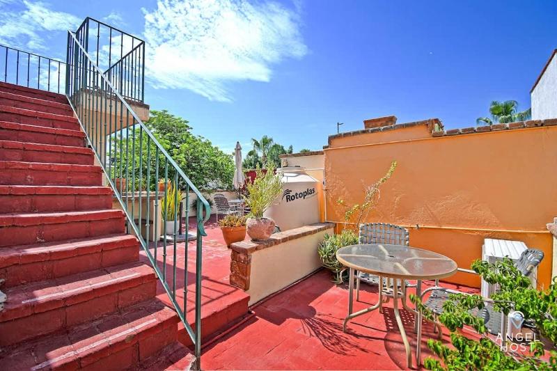 Suite Steps from Malecon Beach Dining Stripe - image 10