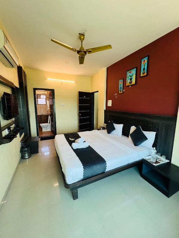 Hotel Nisha - image 2