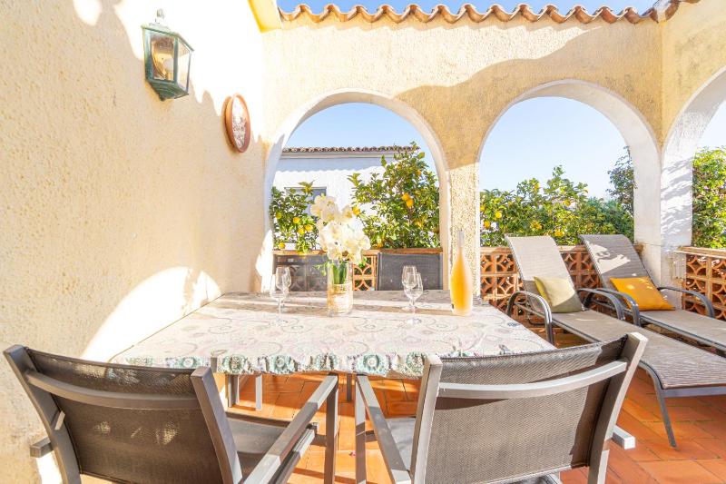 RESIDENCIA ALBERES -Apartamento completo con piscina barbacoa parking- B - image 11