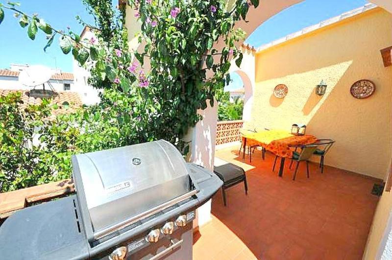 RESIDENCIA ALBERES -Apartamento completo con piscina barbacoa parking- B - image 30