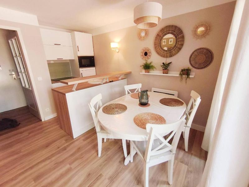 Belle maison avec acces piscine et golf - image 4