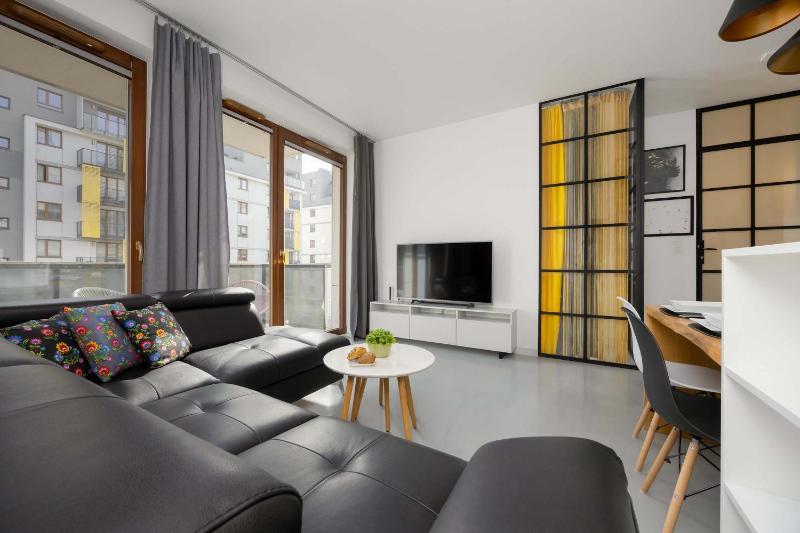 Air-conditioned Apartment with Balcony in Warsaw by Noclegi Renters - image 14
