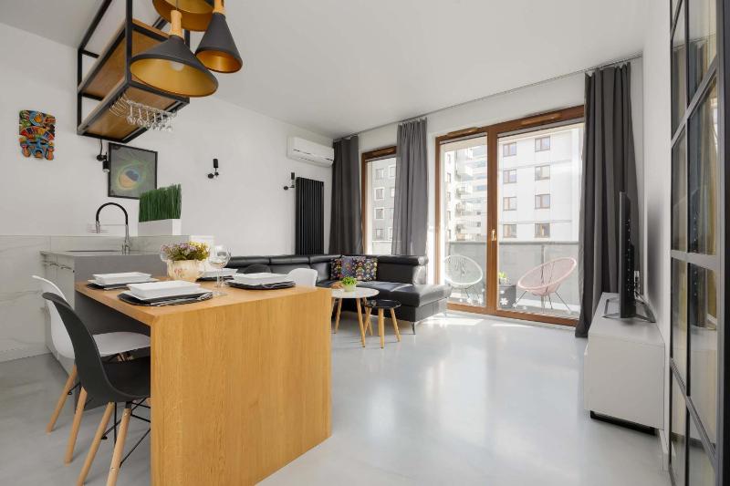 Air-conditioned Apartment with Balcony in Warsaw by Noclegi Renters - image 16