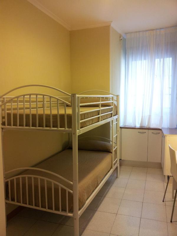 Double Room with Bunk Bed and Shared Bathroom image 4