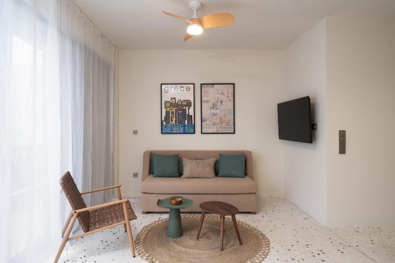 Eridanus Ceramis Suites - image 6
