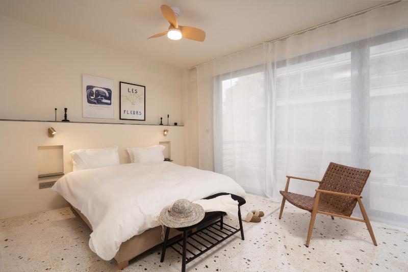 Eridanus Ceramis Suites - image 11