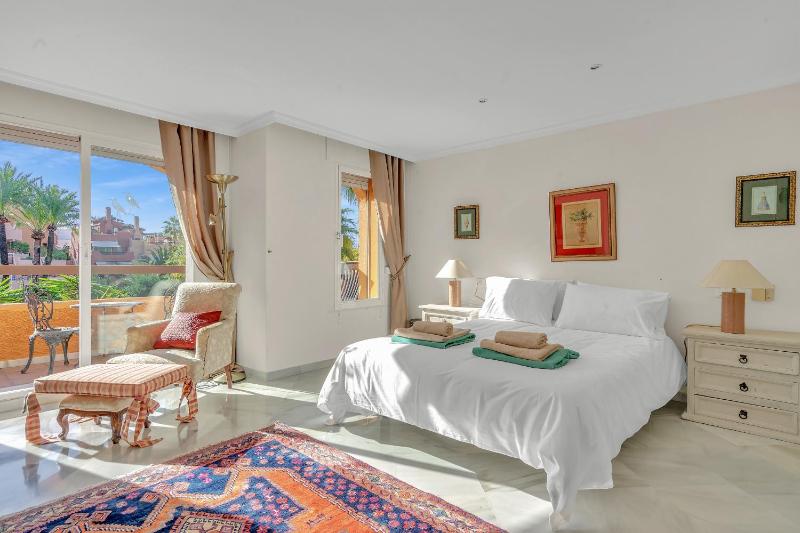 Casa El Palmeral by Finest Rentals - image 6