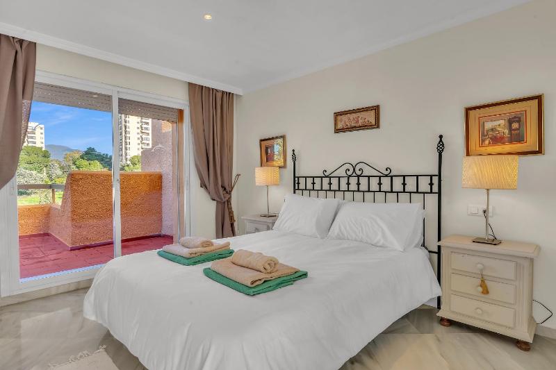 Casa El Palmeral by Finest Rentals - image 24