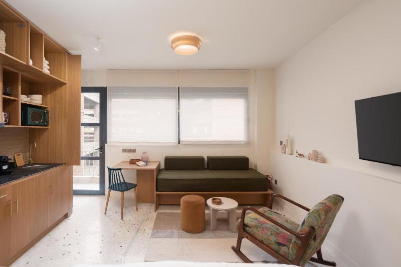 Eridanus Ceramis Suites - image 10