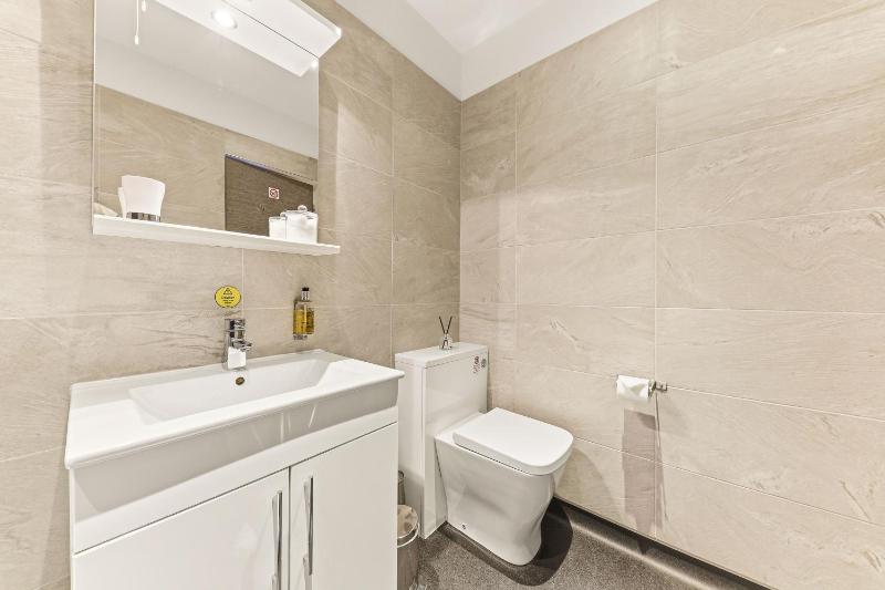 Harrogate Lifestyle Apartments Ltd - image 15