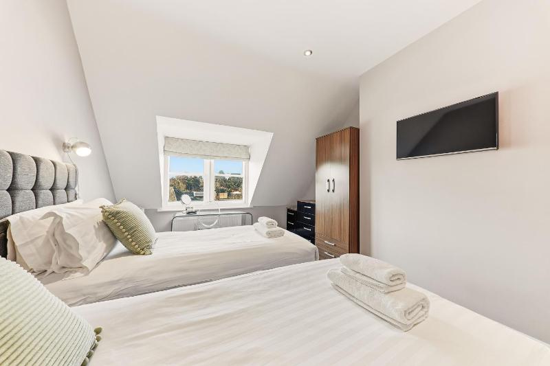 Harrogate Lifestyle Apartments Ltd - image 10