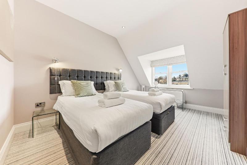 Harrogate Lifestyle Apartments Ltd - image 5