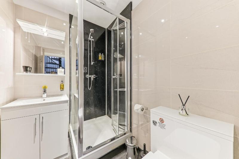 Harrogate Lifestyle Apartments Ltd - image 41