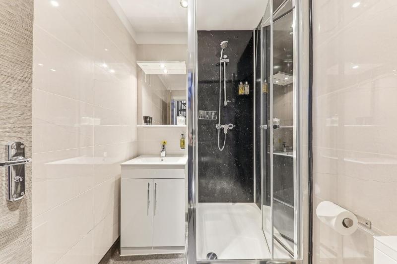 Harrogate Lifestyle Apartments Ltd - image 24