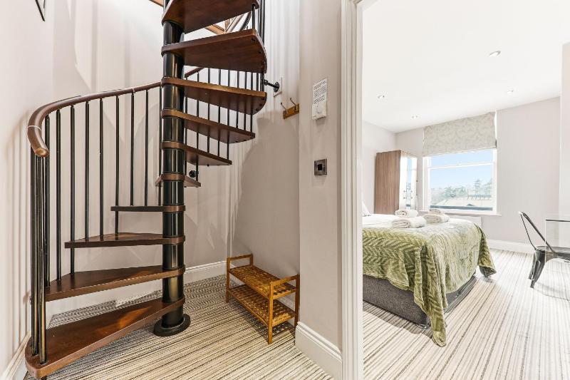 Harrogate Lifestyle Apartments Ltd - image 32