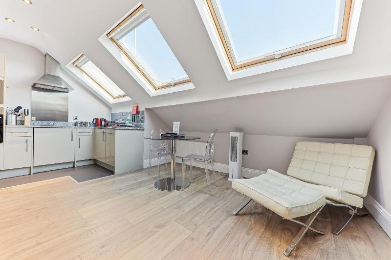 Harrogate Lifestyle Apartments Ltd - image 33