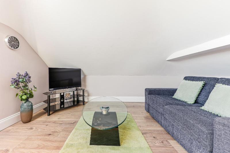 Harrogate Lifestyle Apartments Ltd - image 38