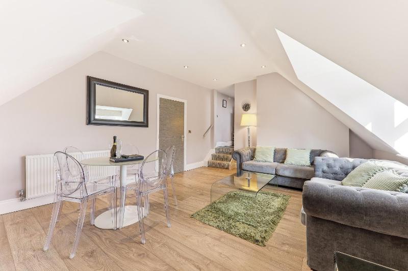 Harrogate Lifestyle Apartments Ltd - image 48