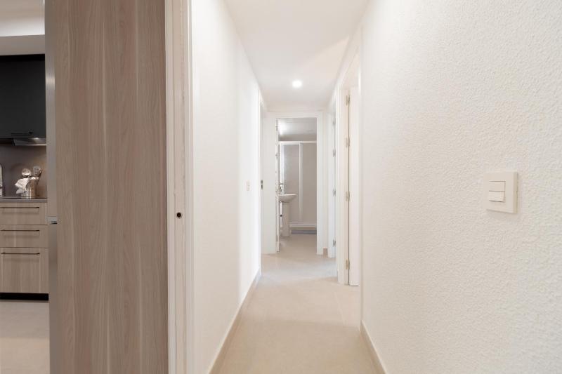 C23 Lovely 4 Bedroom close to Maria Zambrano - image 11