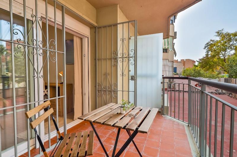 C23 Lovely 4 Bedroom close to Maria Zambrano - image 2