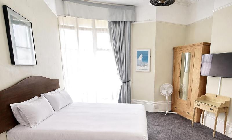 Brighton House - image 24