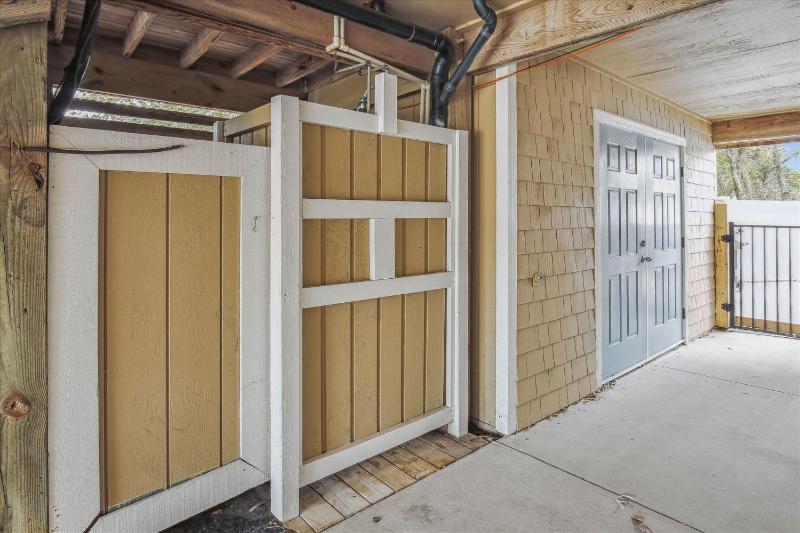 1067 - Easy Street - image 32