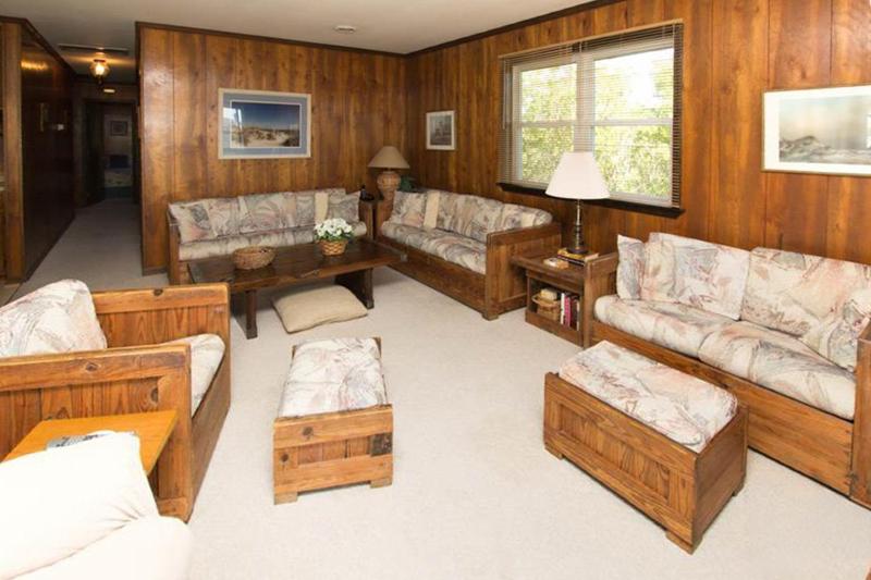 1422 - Captain's Quarters - image 13