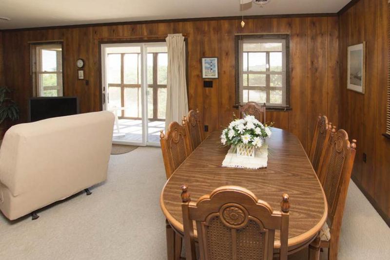 1422 - Captain's Quarters - image 18