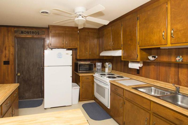 1422 - Captain's Quarters - image 14