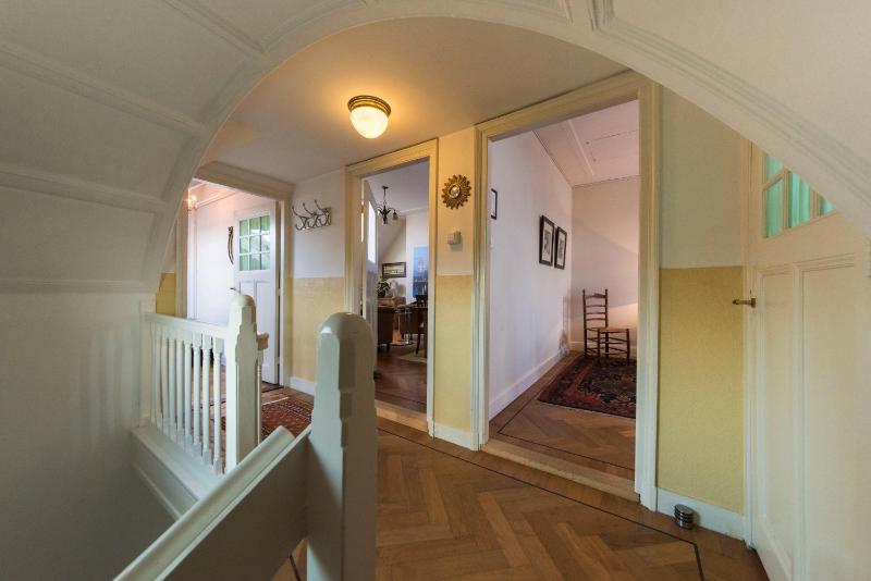 Queen Room image 4