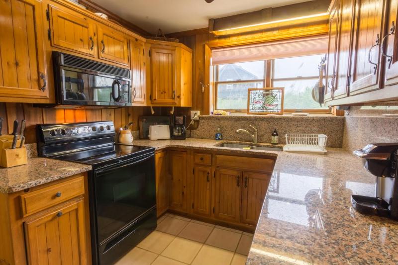 5452 - Sea Captain's Cottage - image 29