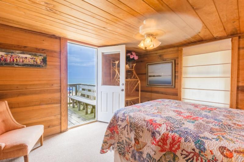 5452 - Sea Captain's Cottage - image 27