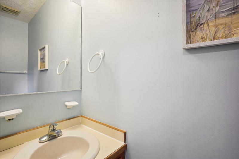 5863 - Belvidere East - image 50