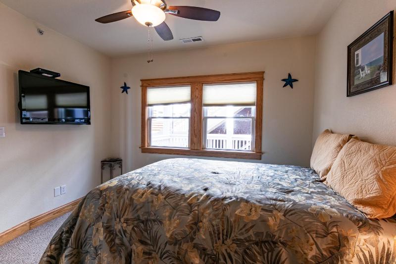 C208 - Paradise Place 208 - image 19