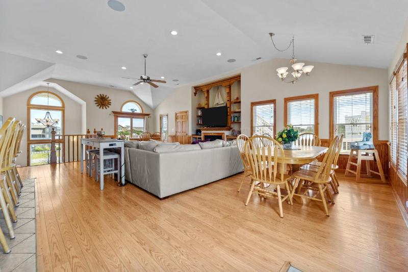 1398 - Decked Out - image 45