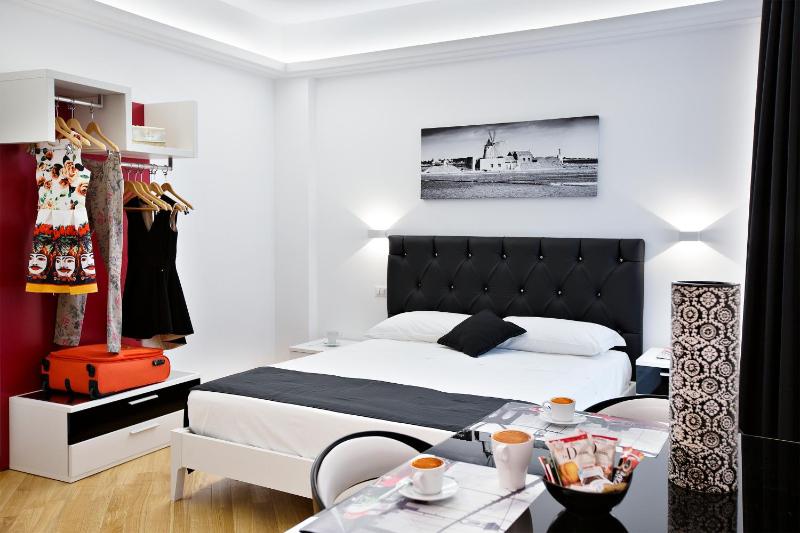 Studio Apartment image 2