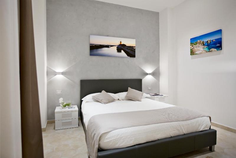 Double or Twin Room image 3