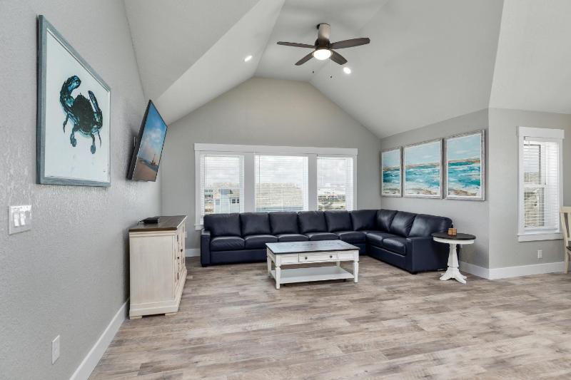 5546 - Coral Quarters - image 34