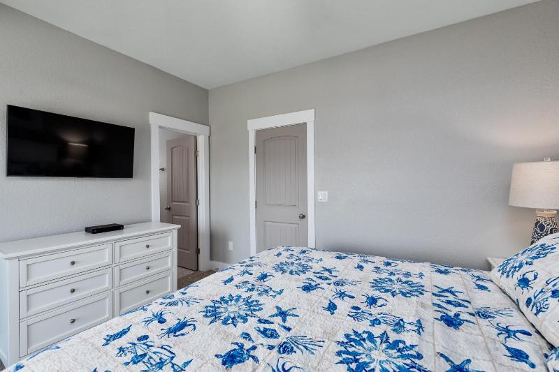 5546 - Coral Quarters - image 27