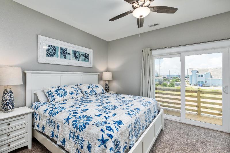 5546 - Coral Quarters - image 29