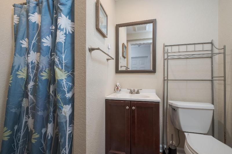 5212B - John and June's Place - image 32