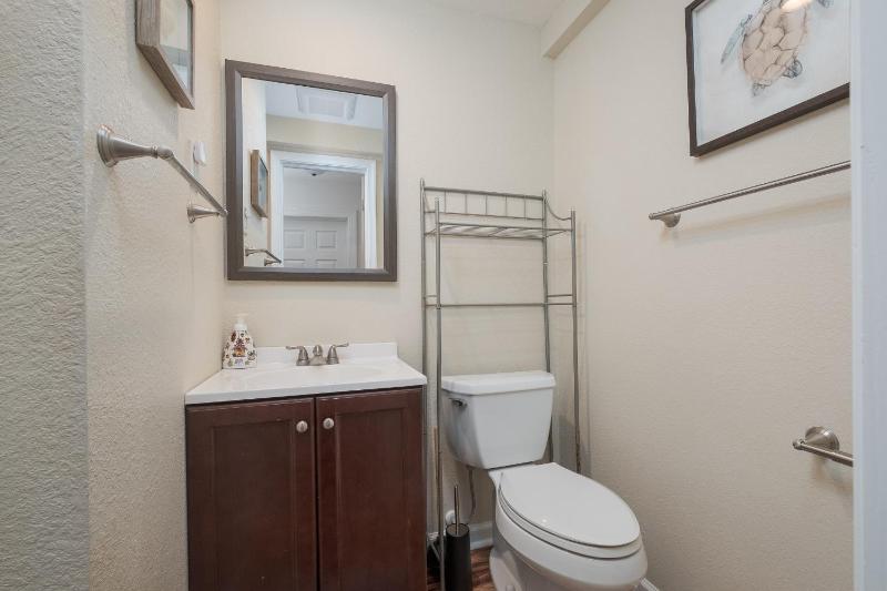5212B - John and June's Place - image 31
