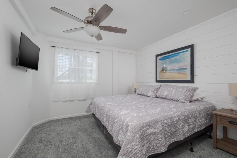 5212B - John and June's Place - image 35