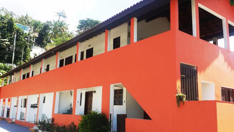 Recanto Casa de Pedrinha - Aptos para temporada e finais de semana - image 1