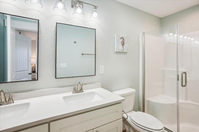 5373 - Wench's Pad 4 - image 32