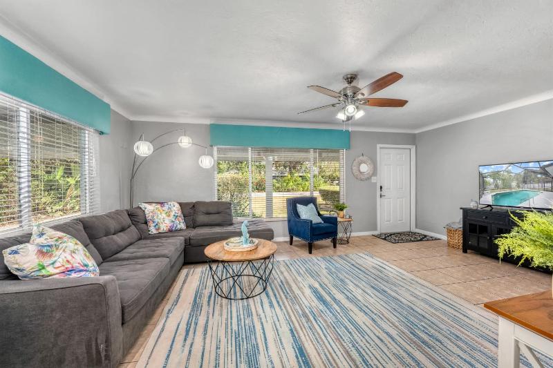 The Siesta Shortcut | Spacious Pool Home Minutes to Siesta Key Beach - image 34